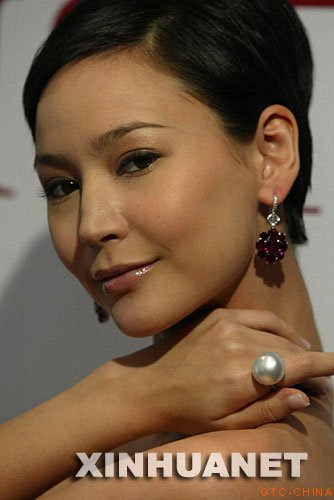 珠宝翡翠珍品将在香港拍卖